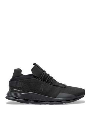 sneakers on running cloudnova black